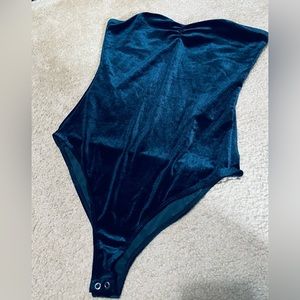 Black velvet bodysuit forever 21 never worn